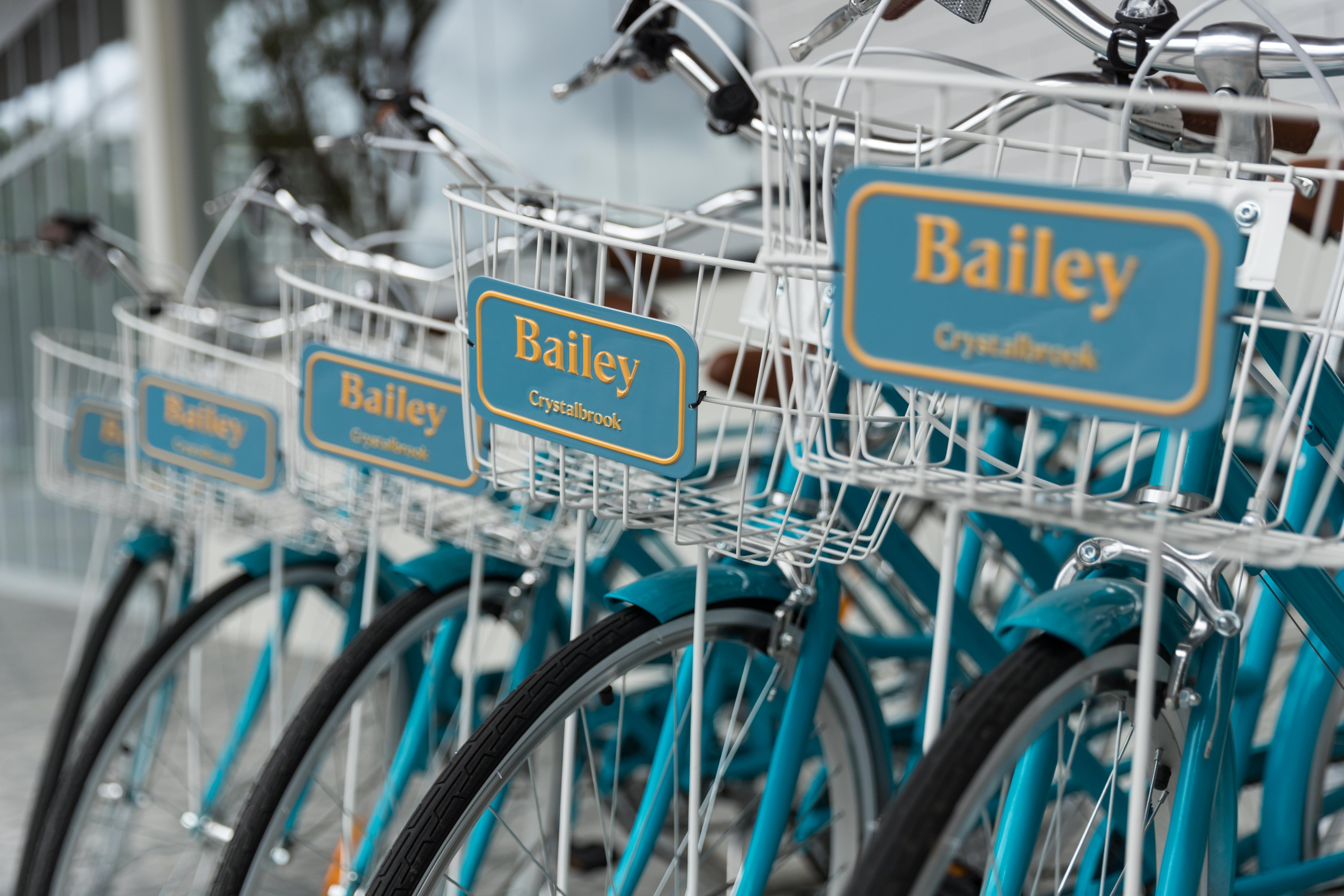 فندق Crystalbrook Bailey كيرنز المظهر الخارجي الصورة Bicycles at the station