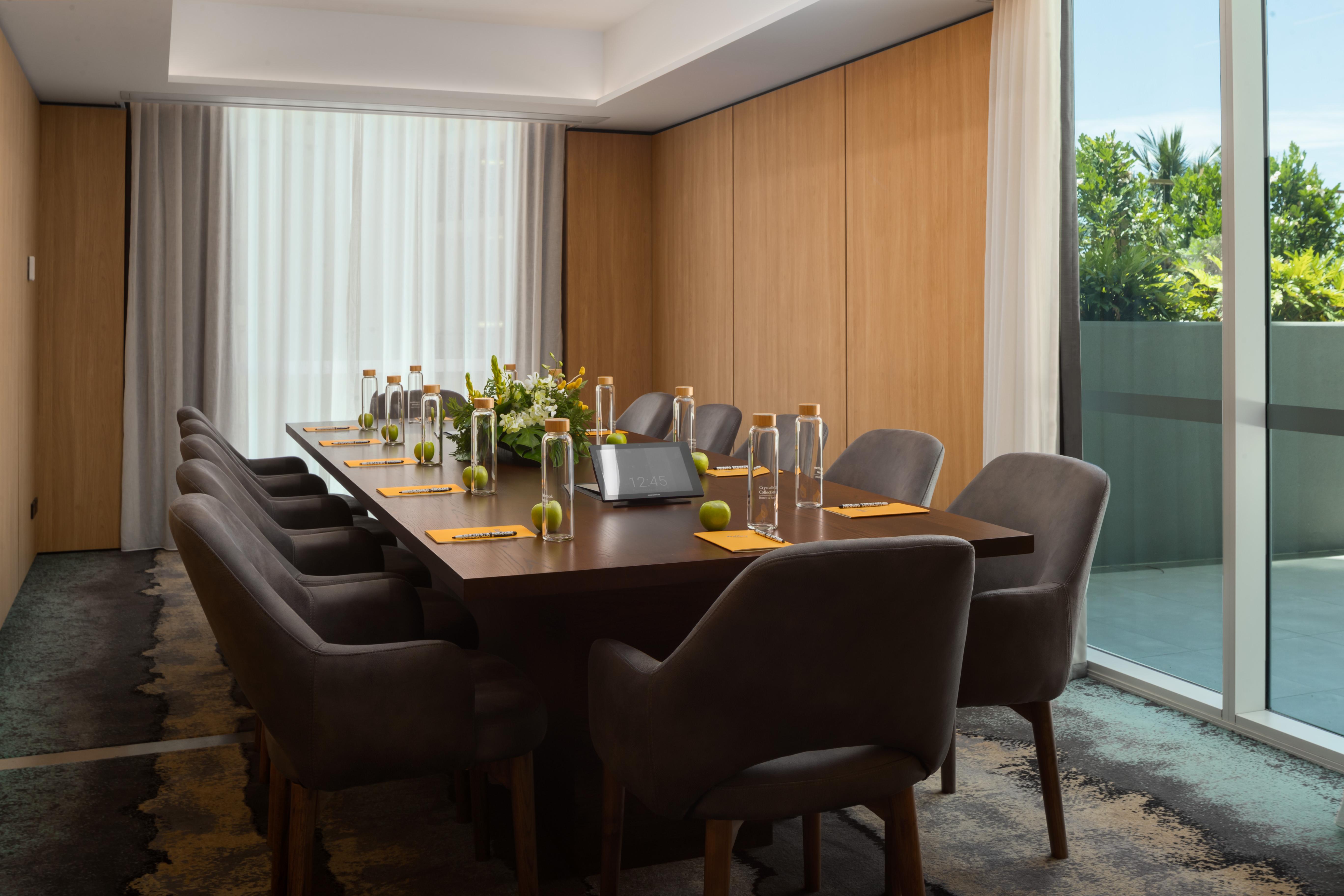 فندق Crystalbrook Bailey كيرنز المظهر الخارجي الصورة Meeting room at the hotel