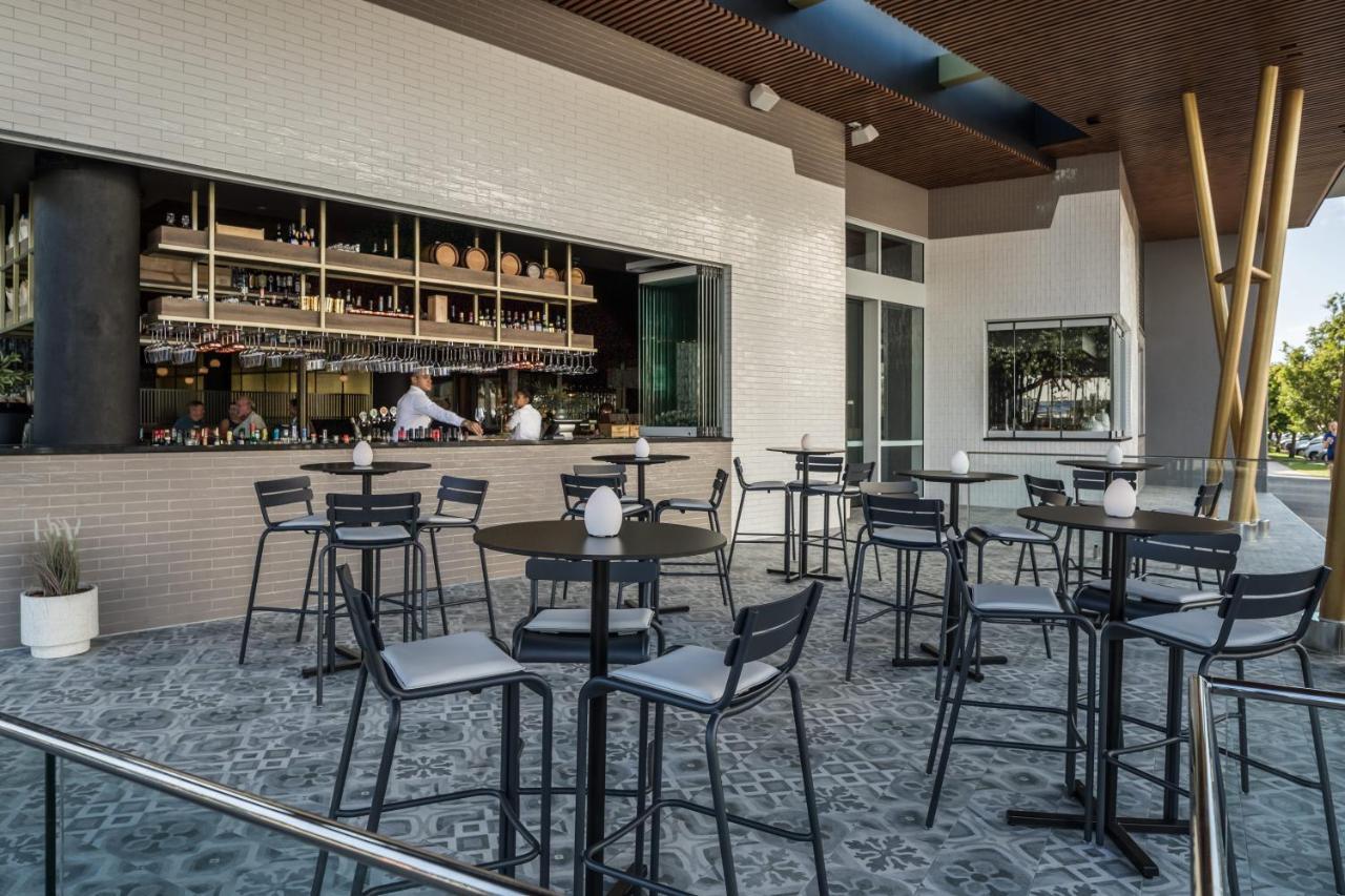 فندق Crystalbrook Bailey كيرنز المظهر الخارجي الصورة The bar at the Sky Bar