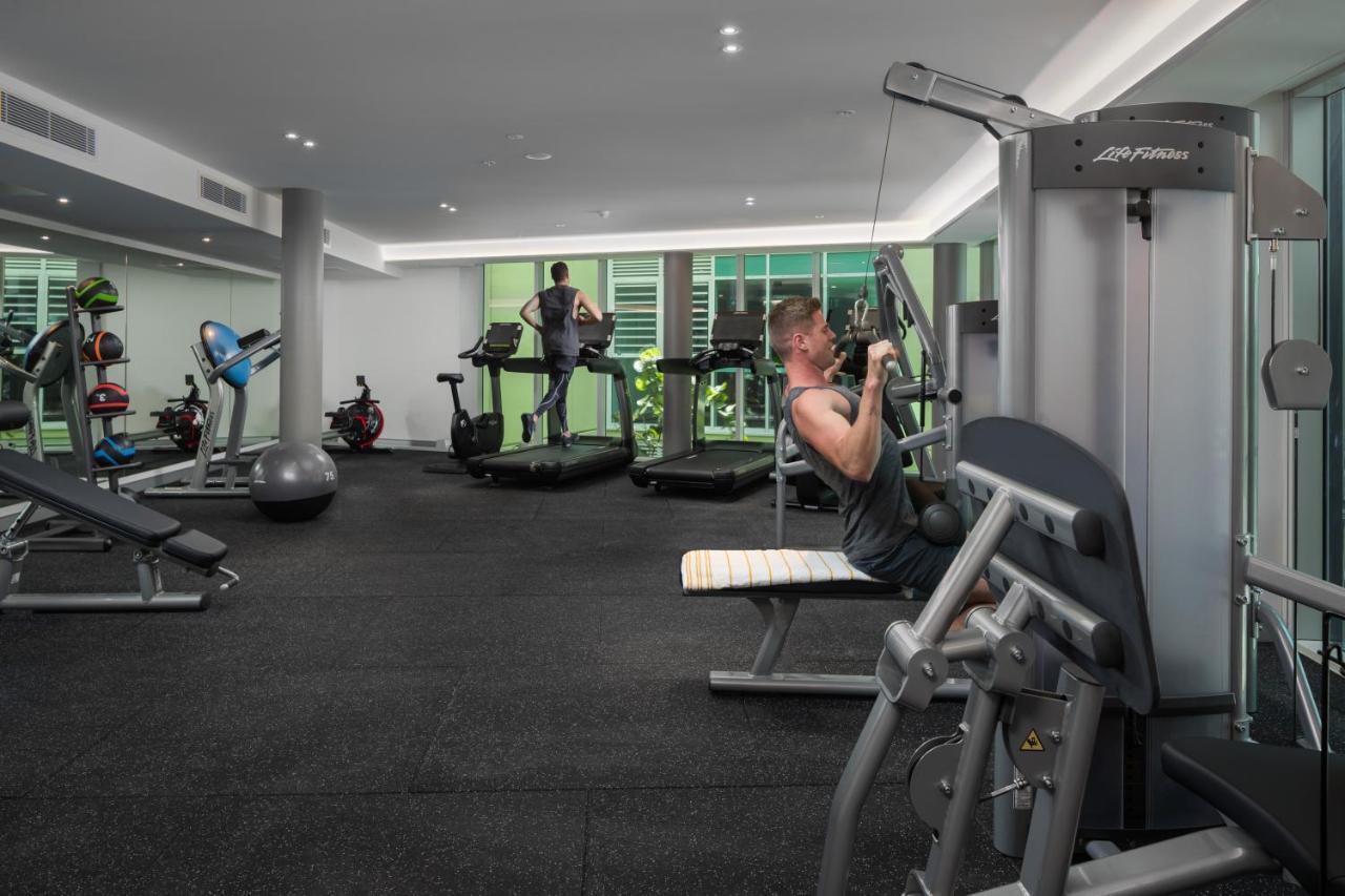 فندق Crystalbrook Bailey كيرنز المظهر الخارجي الصورة The gym at the hotel