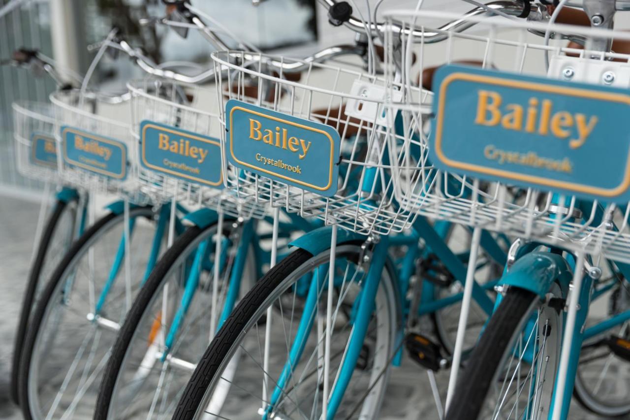 فندق Crystalbrook Bailey كيرنز المظهر الخارجي الصورة Bicycles for hire at the station